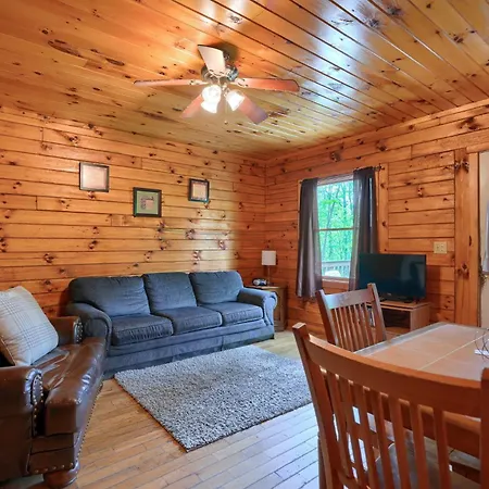 Blue Rose Cabins - Pine Ridge Cabin Logan Exterior photo