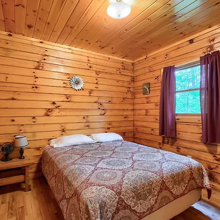 Blue Rose Cabins - Pine Ridge Cabin Logan Exterior photo